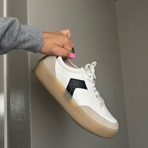 Dr. Scholl's White and Black Sneakers